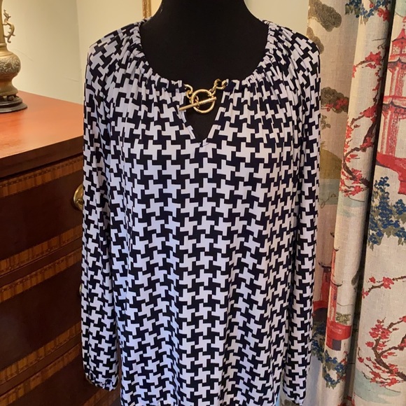 Michael Kors black and white herringbone top - Picture 2 of 6